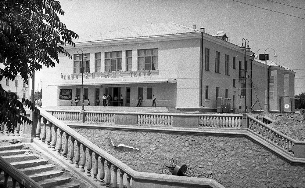 Кинотеатр «Космос» в Оше, построен в 1960-ые годы на месте старой мечети. Фото из Государственного архива кино и фотодокументов КР.