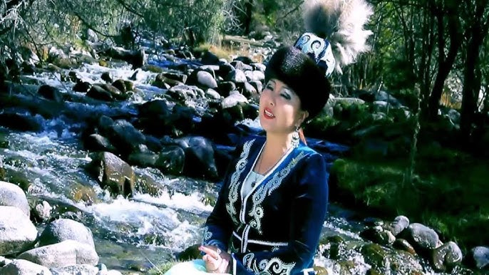 Көп түрдүү #Ош. Комуздун үнү менен жүрөктөрдү багынткан артист