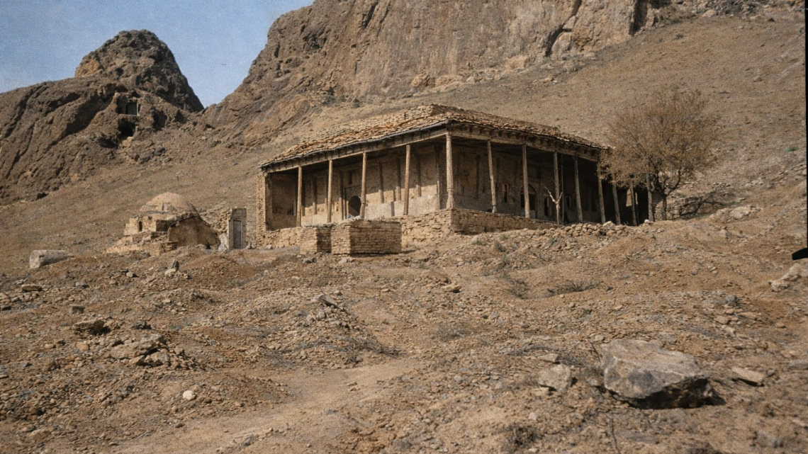 Историческая загадка: Мазары у подножия Сулайман-Тоо